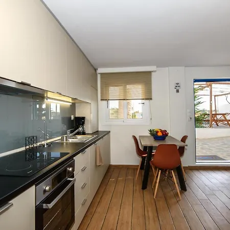 Deck2 Syros Premium Apartament *