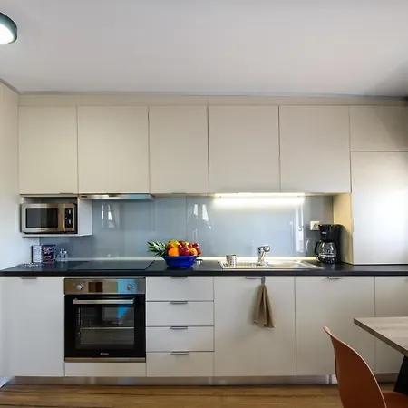 Deck2 Syros Premium Apartament *